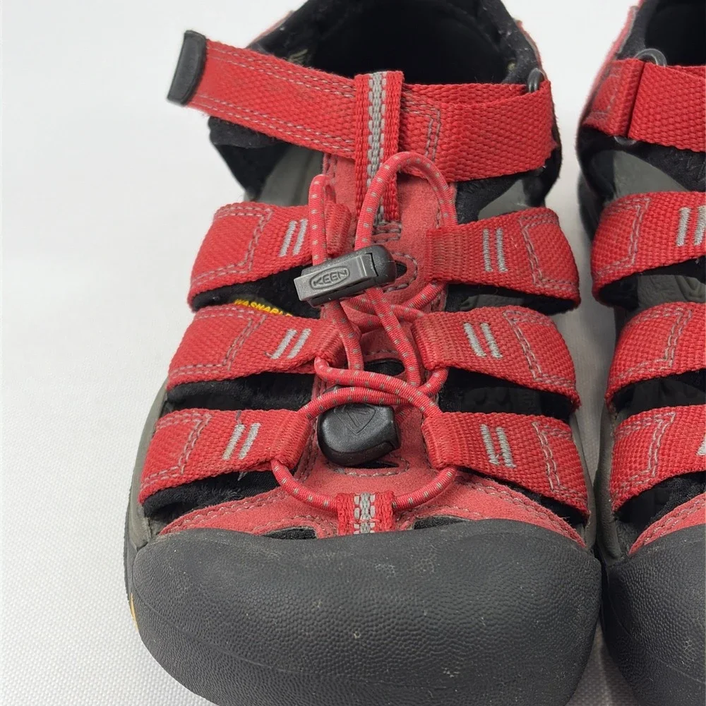 KEEN Newport H2 Sandals Big Kids Size 3Y EU 3 Waterproof Outdoor Red Shoes
